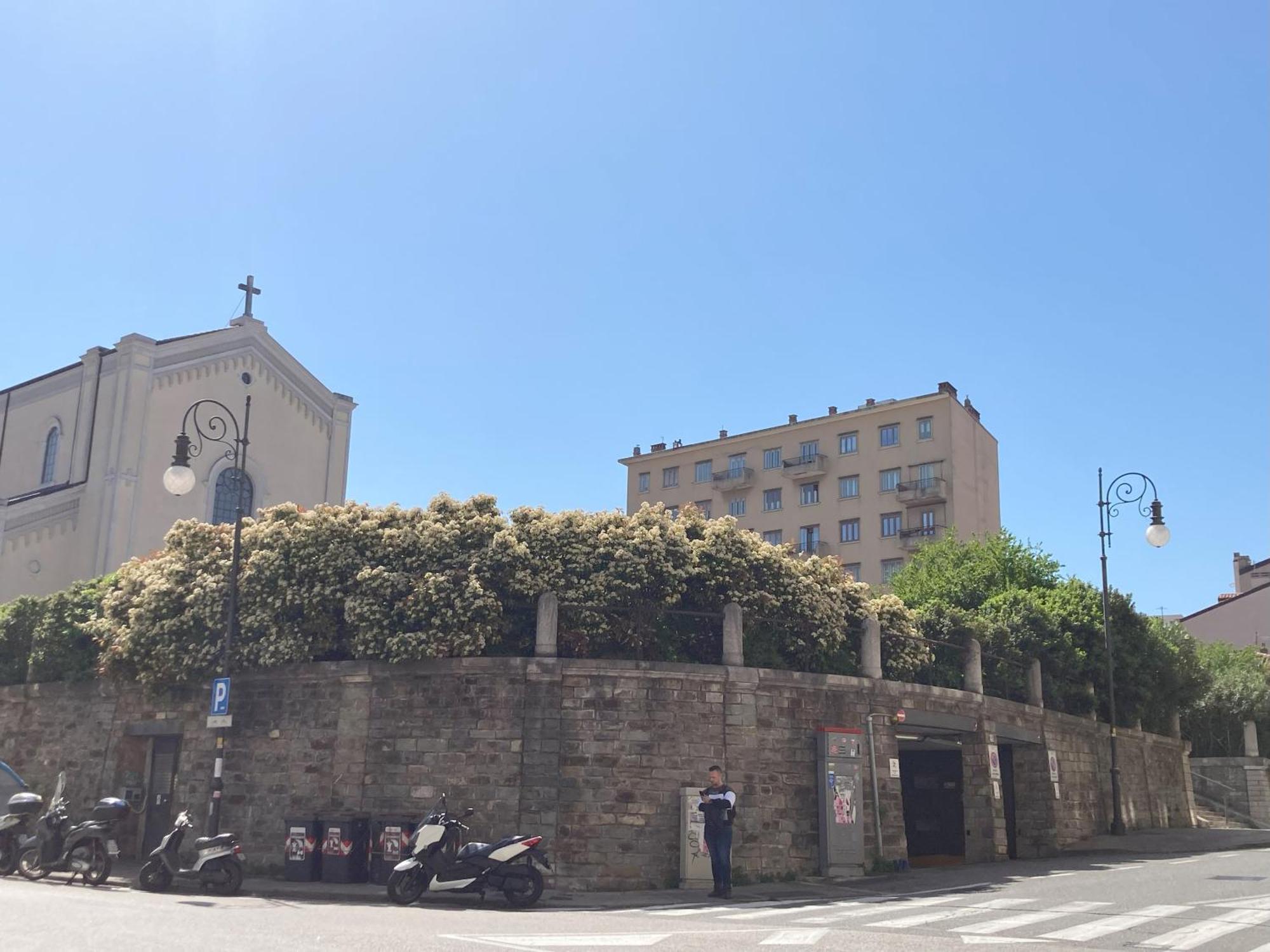 Mediterraneo Триест Экстерьер фото